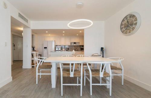Sunny Isles Beach Apartment | Stunning & Spacious Resort-Style Condo Across From Beach!