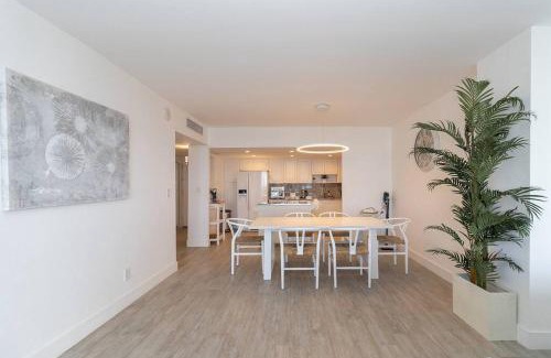 Sunny Isles Beach Apartment | Stunning & Spacious Resort-Style Condo Across From Beach!