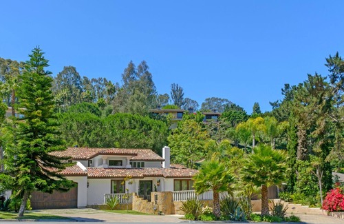 Muirlands Villa | Stunning Spanish Villa with Gorgeous Pool