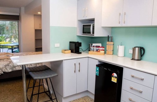 Surf Beach Apartment | Stunning Studio by The Beach Surf Beach
