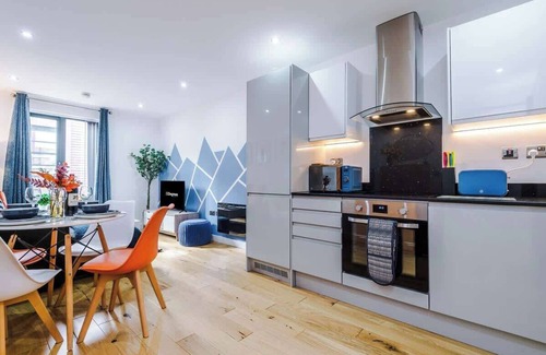 Birmingham City Centre Apartment | Stunning & Stylish apartment, City Centre, Sleep 6