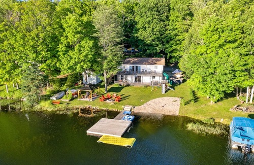 Trent Lakes House | Stunning sunsets and family fun all year long/New Hot Tub & 200mbps Internet