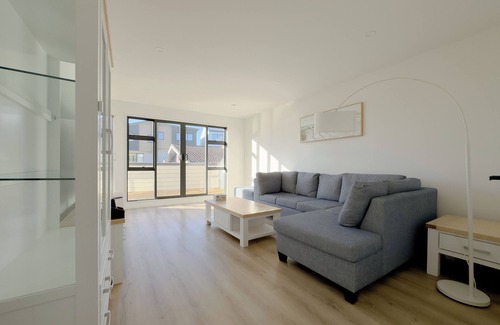 Forrest Hill House | Stunning Three bedroom Unit in Forrest Hill