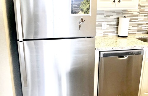 Mid America Condo | Stunning Top Unit Condo Overlooking Lake in the Heart of Hot Springs