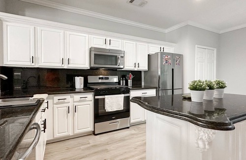 Alden Bridge House | Stunning Townhome Retreat in Woodland, TX