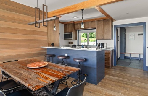 Moscow House | Stunning Trapp Lodge Townhouse, Brand New in Stowe