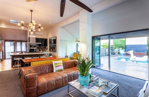 Kalinga House | STUNNING TROPICAL OASIS