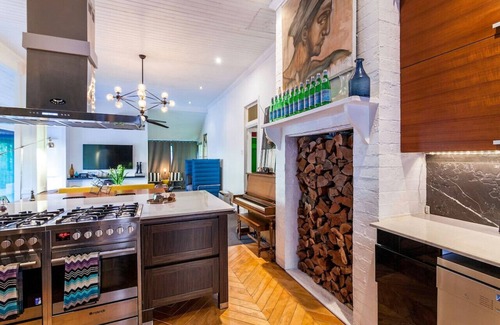 Kalinga House | STUNNING TROPICAL OASIS