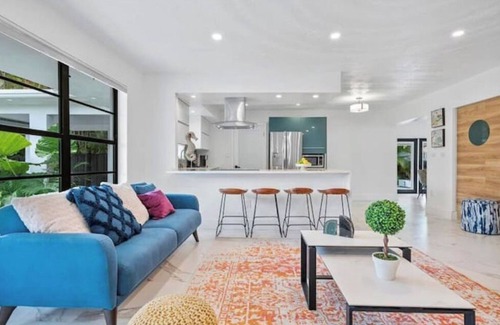Miami Shores Villa | Stunning Tropical Villa - 4 Bedrooms with private pool