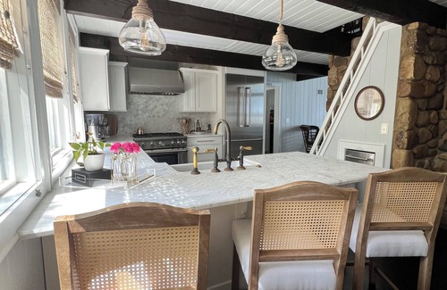 Lake Norman of Catawba Cottage | Stunning sunrises & water views in this 4 bedroom cottage on Lake Norman!