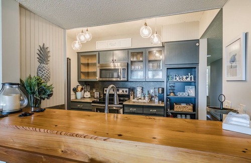 Oceanmarsh Subdivision Condo | Stunning Views - Pool and Ocean Views - Harbor Island Beach House