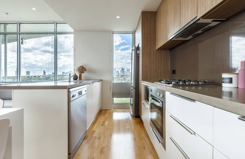 Port Melbourne Apartment | Stunning view 2-bed in Port Melbourne w/Parking