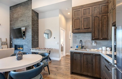 Hideout House | Stunning View, Family Fun and Steps from Deer Valleys New East Village