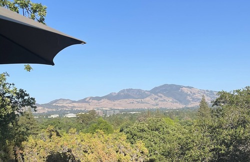 Lafayette House | 🌟Stunning view🌟 Hot Tub & BQ 🌟Secluded retreat 🌟