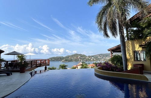 Ixtapa - Zihuatanejo Condo | Stunning View of Zihua! Relax and enjoy a wonderful time at Preciosa
