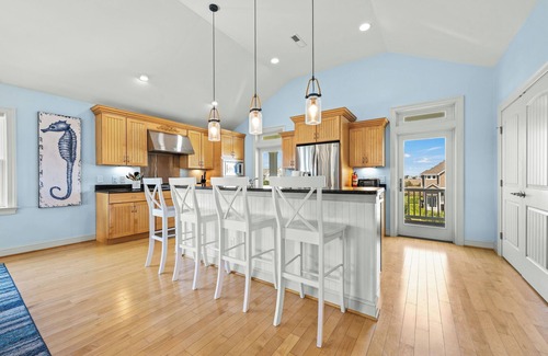 Manteo House | Stunning Views! 5 bed 5.5 bath w/rec room & pool! Great location~Roanoke Island
