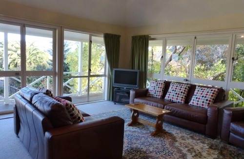 Akaroa House | Stunning Views-All Day Sun and Amazing Sunsets.