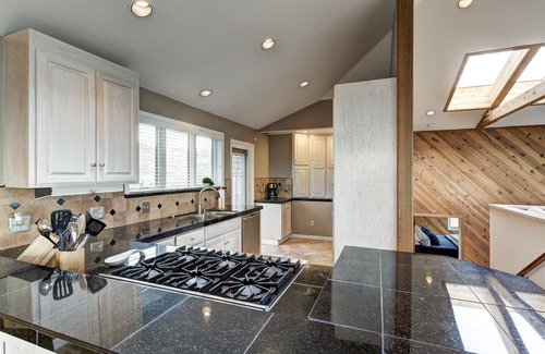 Dillon Beach House | Stunning Views and Walk to the Beach!
