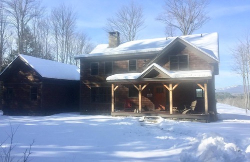 South Londonderry House | Stunning Views and Privacy Welcome Your Family to This Elegant Mountain Home