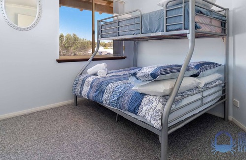 Silver Sands Apartment | Stunning views from this beachside top floor 3 bedroom apartment