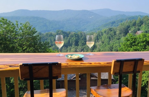 Wolf Laurel Cabin | Stunning Views Game Room~4300'~Sleeps 12~Hot Tub~Firepit Table~Hatley Pointe Ski