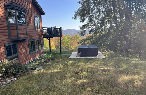 Ludlow Cabin | Stunning Views in Ludlow Vermont Minutes to Okemo Resort