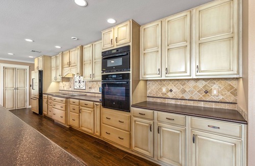 Afton House | Stunning Views, Kids Haven, Pool Table & more!