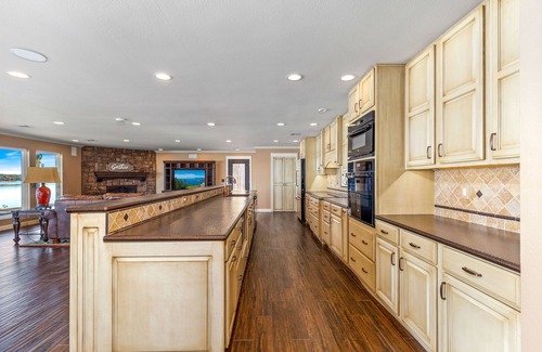 Afton House | Stunning Views, Kids Haven, Pool Table & more!