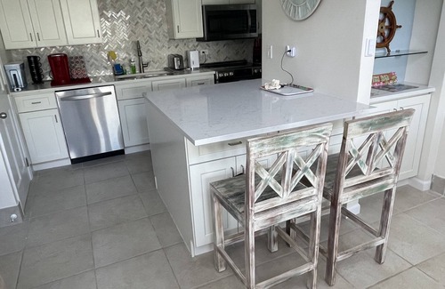 Bolongo Bay Condo | Stunning Views, Newly Remodeled, Steps from the Pools & minutes walking to beach