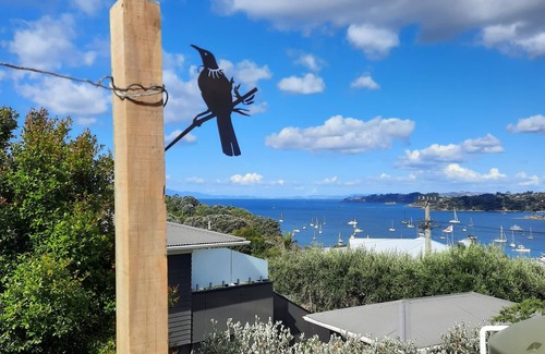 Oneroa House | Stunning views over Oneroa Bay