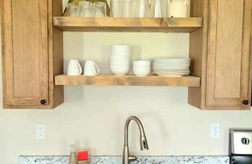 Eatonville Cottage | Stunning Views! ~Tahoma Ridge Cottage~ 35 miles to Mt. Rainier! Enjoy every moment!