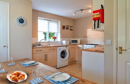 Umberleigh House | Stunning villa for 4 guests with balcony and pets allowed