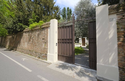 Addizione Erculea Apartment | Stunning villa divided over three levels (ground, first and second), WITHOUT lift. There are internal stairs to access the upper floors.In 410 square meters of space it comfortably accommodates 12 people.Detached villa with a private garden surrounded by