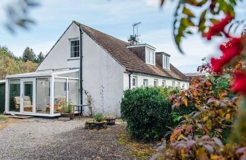 Fort Augustus House | Stunning villa for 4 people with WIFI, TV and patio