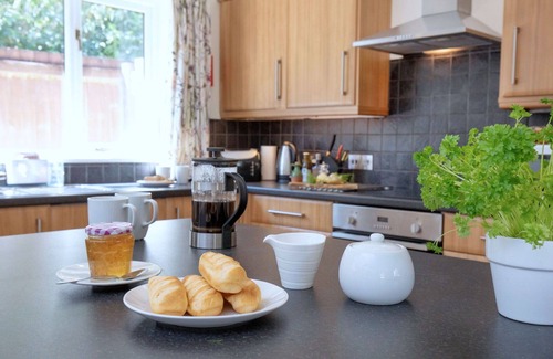 Liverton House | Stunning villa for 4 guests with pool, WIFI