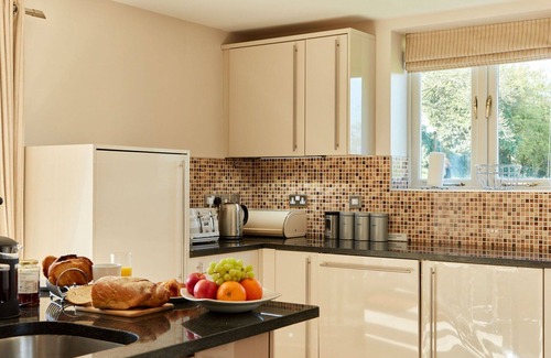 Dalbury Lees House | Stunning villa for 10 guests with WIFI, hot tub, TV and terrace