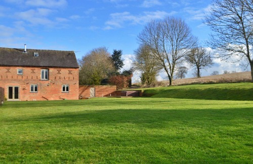 Dalbury Lees House | Stunning villa for 10 guests with WIFI, hot tub, TV and terrace