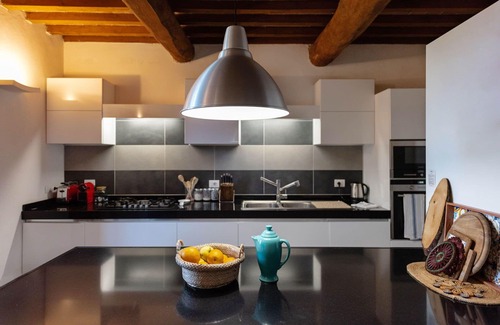 Siena Villa | Stunning villa for 10 people with WIFI, pool, TV and pets allowed