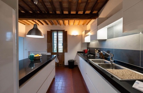 Siena Villa | Stunning villa for 10 people with WIFI, pool, TV and pets allowed