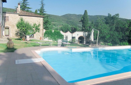 Pieve al Bagnoro House | Stunning villa for 2 guests with pool, TV and patio