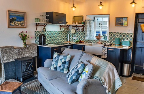Mousehole House | Stunning villa for 3 people with WIFI and TV