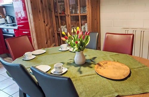 Bremke House | Stunning villa for 4 people with WIFI, A/C, TV, terrace and pets allowed