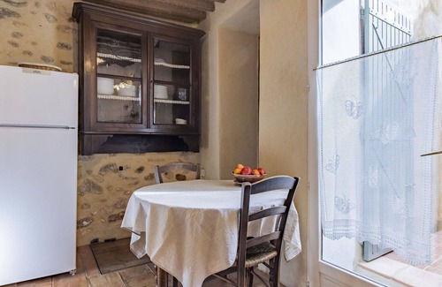 Villars House | Stunning villa for 4 guests with WIFI and patio