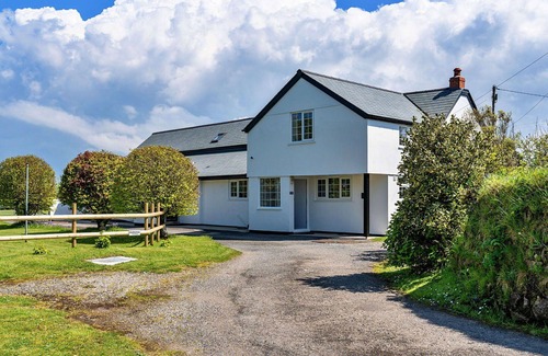 Redruth House | Stunning villa for 4 people with WIFI
