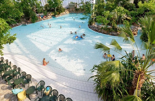 Heijen House | Stunning villa for 4 people with pool, WIFI, TV, terrace and parking