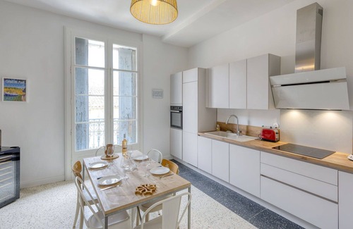Montagnac House | Stunning villa for 6 people with WIFI, A/C, private pool, TV, terrace and parking