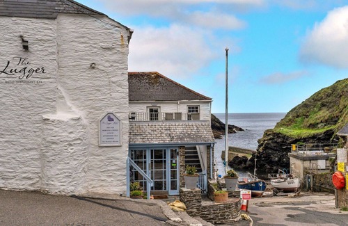 Portloe House | Stunning villa for 6 people with WIFI, terrace and pets allowed