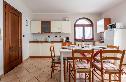 Barolo House | Stunning villa for 6 people with private pool, WIFI, TV and terrace