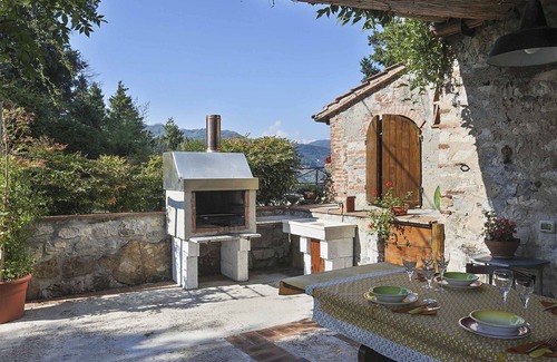 Villabuona Villa | Stunning villa for 8 guests with WIFI, private pool, TV, veranda and panoramic view, close to L.