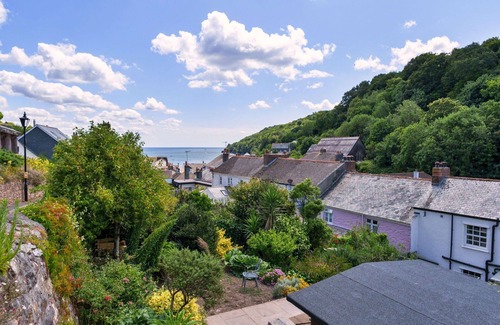 Cawsand House | Stunning villa for 8 people with WIFI, terrace and pets allowed